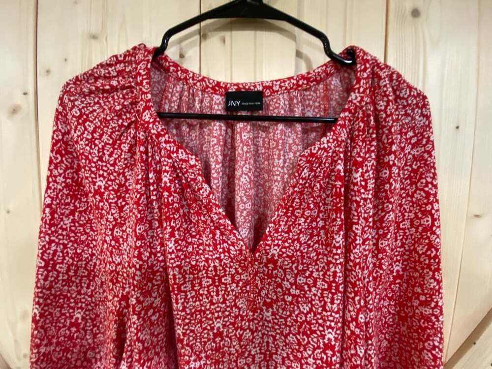 Jones New York Red Floral Paisley Border V-Neck Tunic Top 24 pit to pit - Picture 4 of 7